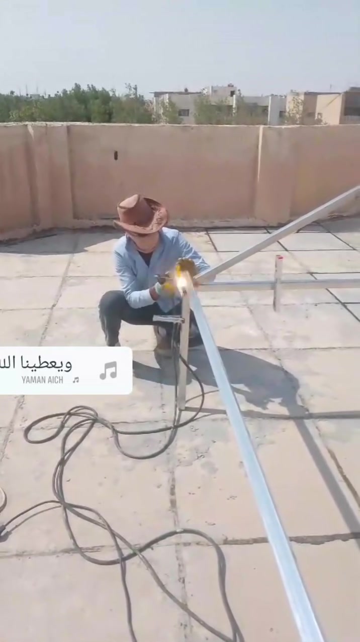 اليوم تم تنفيذ منظومتنا المكونة من 10 ألواح شمسية

🔸 هيكل حديد مغلون ومثبت بشكل قوي
🔸 ترتيب وتنصيب فني واحترافي
🔸 تثبيت الألواح بتقانة عالية
🔸 شغل مرتب ونظيف ودرجة أولى

رحم الله امرءا عمل عملا فأتقنه

للاستفسار والمراسلة راسلوا الصفحة

وساب ***********
