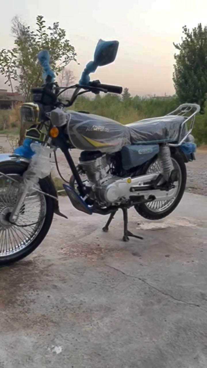 سڵاوی خواتان لێ بێت 🖐️
ئەم گوڵە جوانەمان هەس بۆ فڕۆشتن ✨
شاسی: 2024
ما بەقی: 2025
مەکینە: کەپس (بە شەرت، پێویست بە وەسف ناکات)
بە شەرتی ئەوەی هەموو گیانی بەقەد 2026 پاک و بێ کێشە بێت 👌
💰 نرخ: 630 هزار (مامەڵەیەکی برايانەی تێدایە)
📍 شوێن: شارەزوور - هەڵەبجەی تازە

بۆ پەیوەندی 
***********
