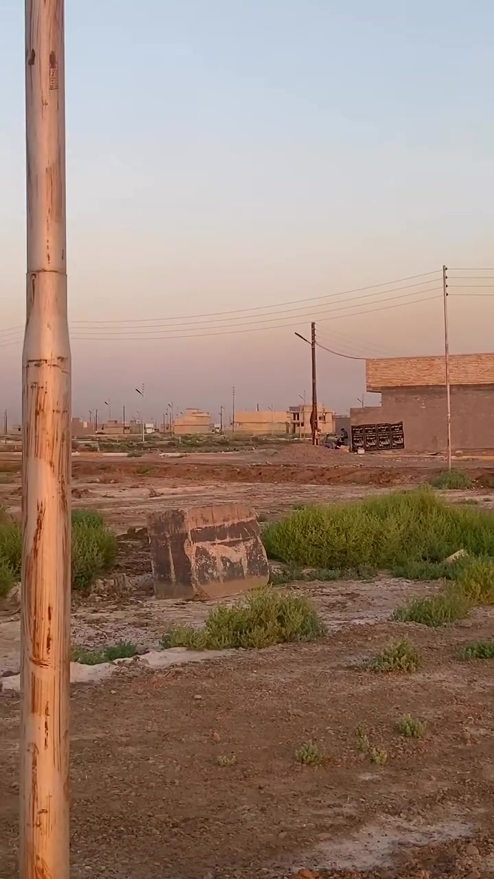 سلام عليكم قطعه ارض 200 متر بيها جلمود كامله واجه10 نزال 20 بحي السلام ور القوس قريب بوب الشام زراعي سند 25 مكان مميز ***********
