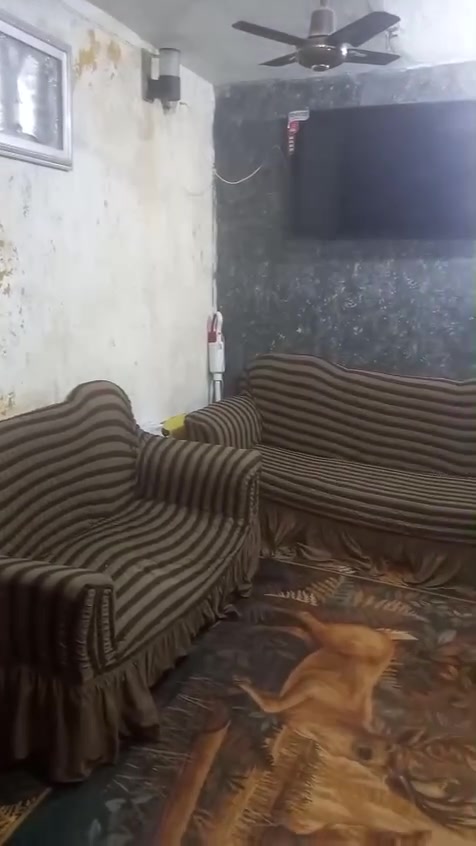يوجد بيت للبيع  مساحه 53 م طابقين في الشعله الاولى قرب البانزين خانه 
السعر 50 مليون الاتصال على مكتب ابو لؤي الركابي للعقار ***********
