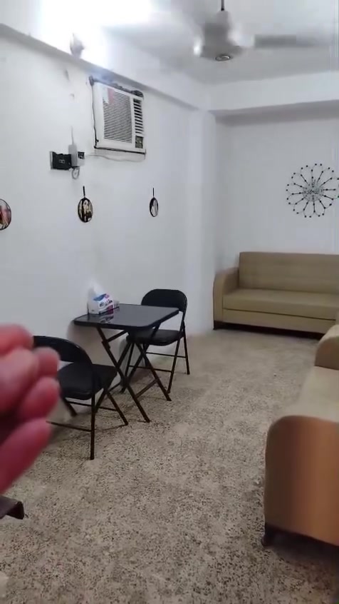 السلام عليكم شقى مثثه البيع سرقفليه 4 ملاين قفل او يجار بل شهر ٢٥٠ شقى تخبل او كامله مكمله مكانها بغداد شارع حيفا قرب كهوت عرب الاستفسار عل هذه رقم *********** بي واتساب او رقم

