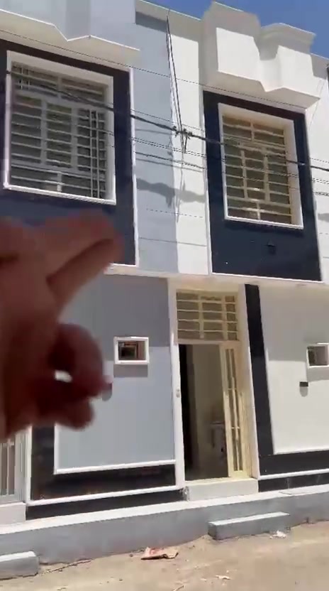 بسم الله الرحمن الرحيم بيت 🏠 للبيع مو اجار 
بيت ٥٠متر طابق ونص  2 غرف نوم  لبيت طابوك 
بنا درجه اولى 
 جميع الخدمات متوفره ماء كهرباء مجار
موقع حي ذلفقار سايدين مال جاير  يبعد عن الامام 2 كيلو
سند 25 اقرار محكمة  سعره 65 مليون 

 يصلح حسينيه للزوار او سكن 
للاستفسار الاتصال على الارقام التالية
*********** واتساب. 
*********** منذر الدفاعي
