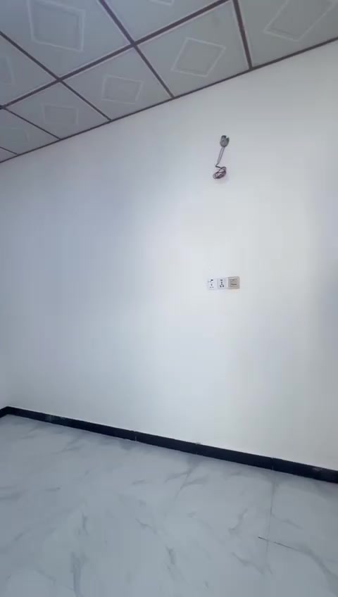بيت لايجار 100متر سندويج 
 اجاره 300 قفل وعموله مكتب
***********
