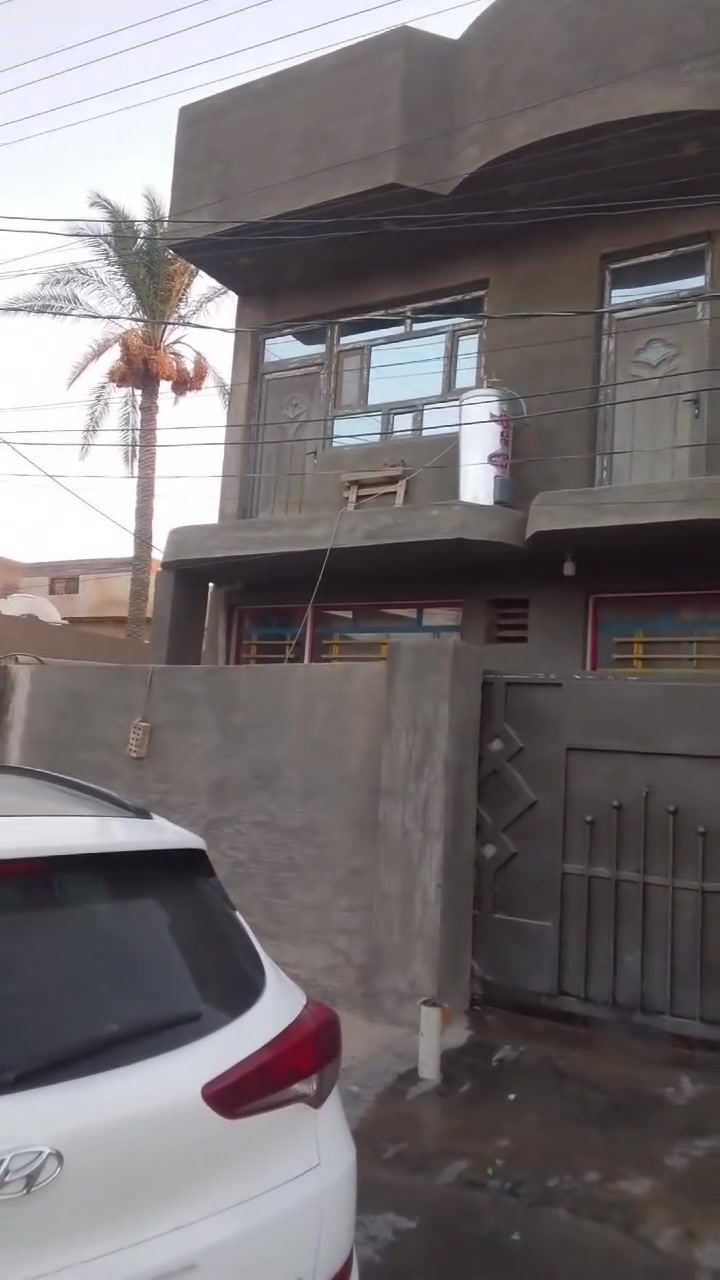 سلام عليكم ورحمه الله وبركاته 
🏡✨ للبيع | عقار  في أبو غريب – البيطرة ✨🏡
🔥 فرصة عقارية  لمن يبحث عن بيت بموقع جيد وملكية أصولية 🔥
📍 العنوان: أبو غريب – البيطرة – شارع العمارات القديم
📌 بالقرب من جامع الحاج ناجي
💎 مواصفات العقار: ▪️ المساحة: 105 م² ▪️ الواجهة: 8.5 متر ▪️ النزال: 12.5 متر ▪️ 5 غرف نوم ▪️ مطبخان ▪️ حمّامان ▪️ سنة البناء: 2017 ▪️ سند طابو ملك صرف ✅📜
🏠 بيت عملي ومناسب للعائلة، بتقسيم مريح ومساحة مثالية للسكن، وموقع قريب من الخدمات.
⭐ الموقع + المساحة + الملكية = فرصة تستحق الاهتمام
📞 للاستفسار والتواصل: اتصال أو واتساب على الرقم: ***********
🔑 للمهتمين والجادين، يمكن التواصل لمعرفة التفاصيل اكثر
