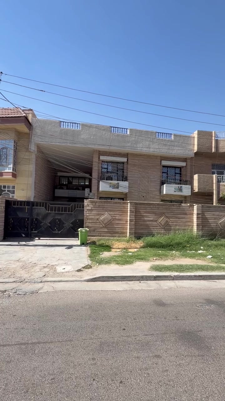للبيع في السيديه 
     
دار كلاسيك يباع بسعر قطعة ارض في منطقة السيدية مربع الضباط شارع عرض 15 متر ورصيف عريض 

مساحة : 300 متر واجهة : 12 متر  
المحتويات : دار كلاسيك يباع بسعر قطعة ارض
⭕️ يباع كامل او نصفين ⭕️

للأستفسار 
مراسلة الصفحة او الاتصال على الرقم 
***********'
***********
في السيديه شارع العلوه
#عقارات #اكسبلور #مساحة #بغداد #عقارات_بغداد

