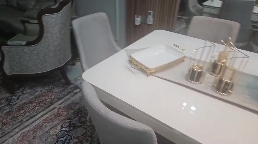 ميز طعام 8 كراسي السعر 750 الف بغداد شارع فلسطين
***********
