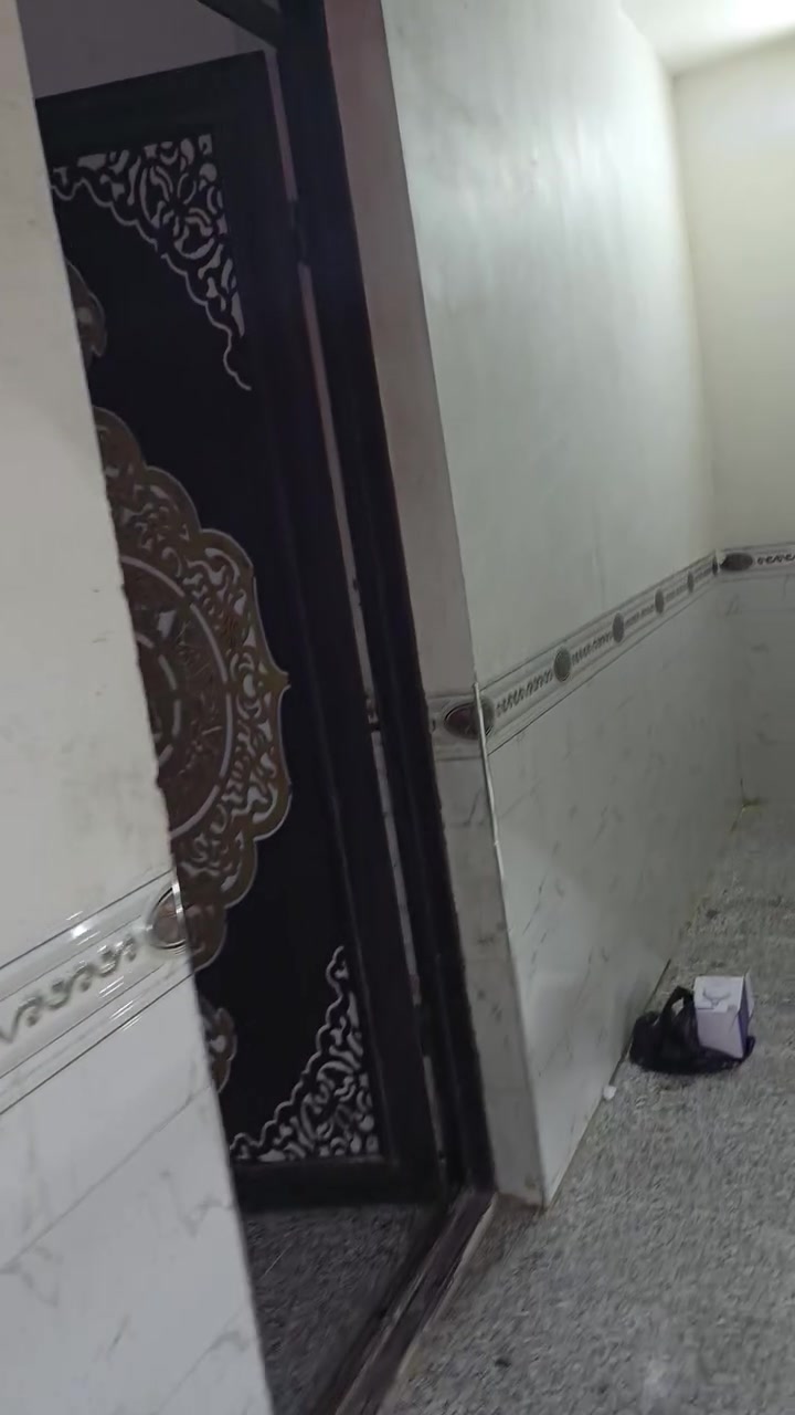 شقه للايجار الرئاسة شارع 20 مجاور علوه بغداد
تحتوي غرفتين وستقبال ومطبخ وصحيات 
للستفسار اتصل على الرقم ***********
