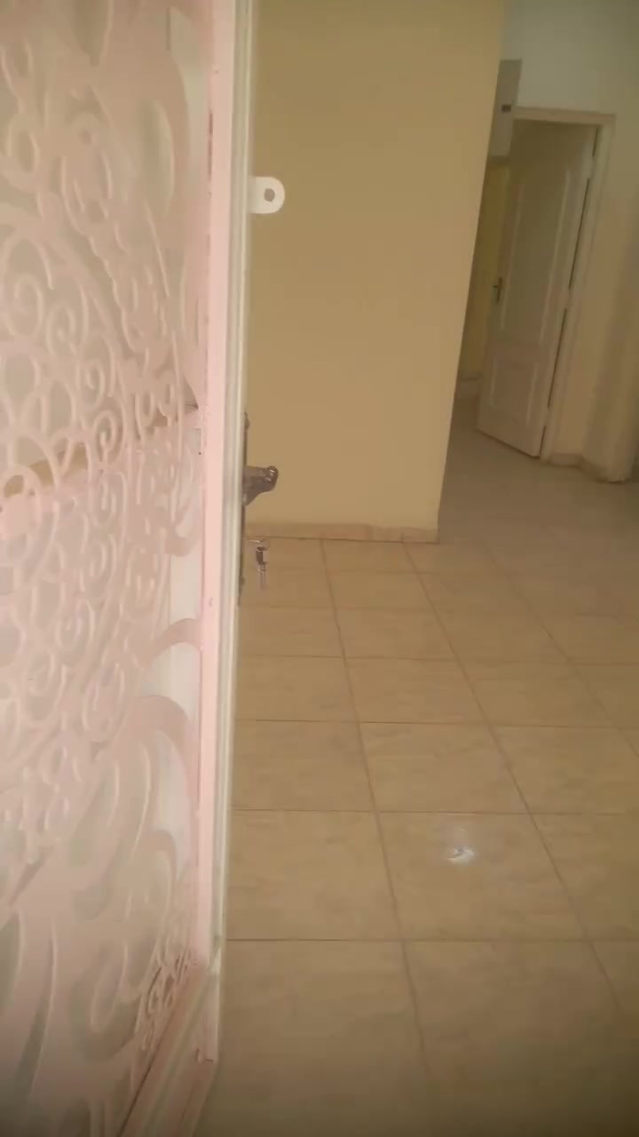 لدينا شقه للايجار في مجمع شقق الحدباء طابق ثاني ٣غرف نوم وصاله ومطبخ ومخزن وصحيات عدد٢ وبلاكونات عدد٢ بدل الإيجار ٣٠٠الف للإستفسار على الأرقام 
***********
***********
ابو سيف وابو شهاب 
***********
***********
او مراجعة المكتب حي الحدباء نهاية سايدين المضخة مقابل مجمع شقق الحدباء مكتب ابو شهاب للعقار وقت الاتصال من الساعه العاشره صباحا إلى العاشره مسآء وشكرا
