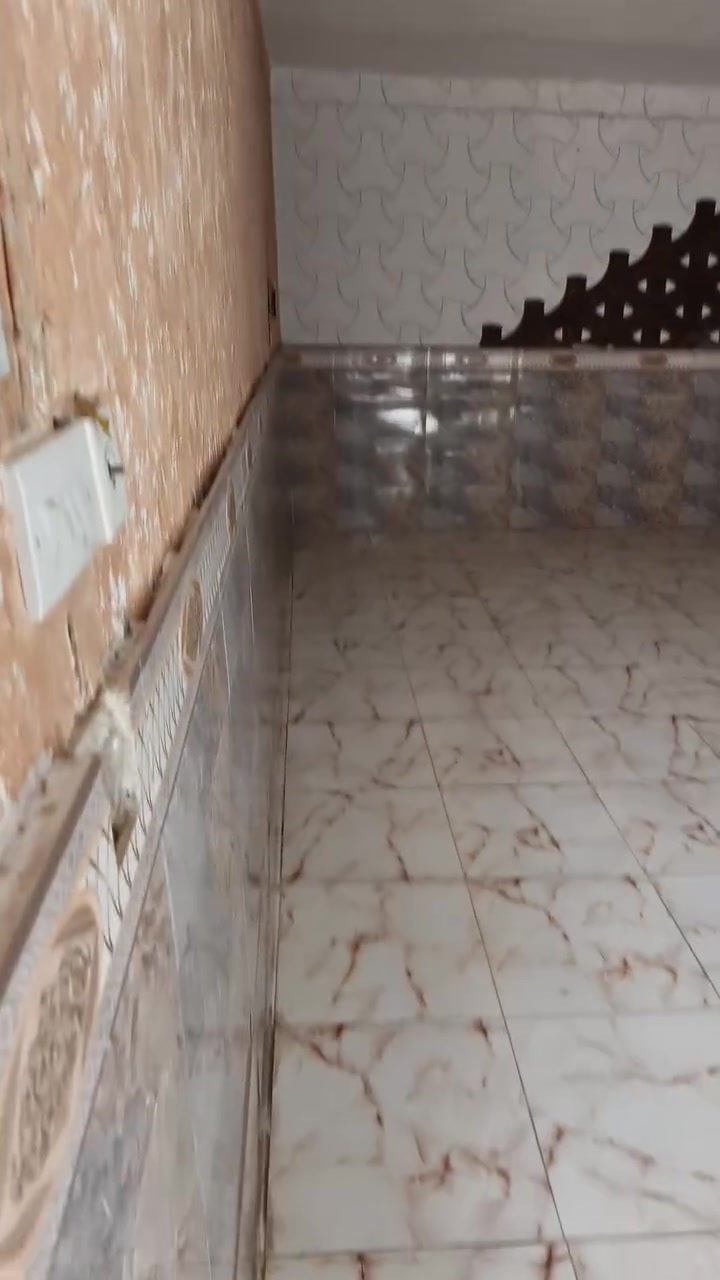 بيت للبيع المساحه 200 م شارع 12 الكوت زويريجات قرب افران الامتياز الاستفسار او الاتصال الرقم  ***********
