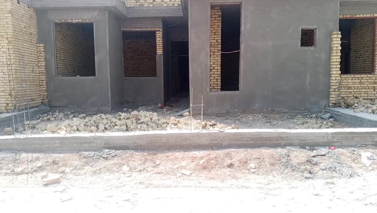 هيكل للبيع مجمع الناصر الجوادين 

مساحة 250م 

شارع 20 كافة الخدمات جاري عمل 

غرفتين+صالة+مطبخ حار وبارد+ براني 

صحيات داخلية وخارجيه+ مناور عدد 2

سقف صب درجة أولى بناء طابوق اصفر 

اشراف هندسي ممتاز 

الاسفسار عن السعر وتفاصيل طريقه للبيع الاتصال 

***********
