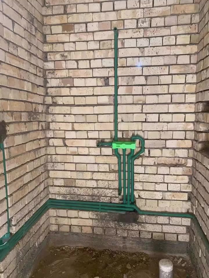 سباك • ماء ومجاري • أسعار مناسبة