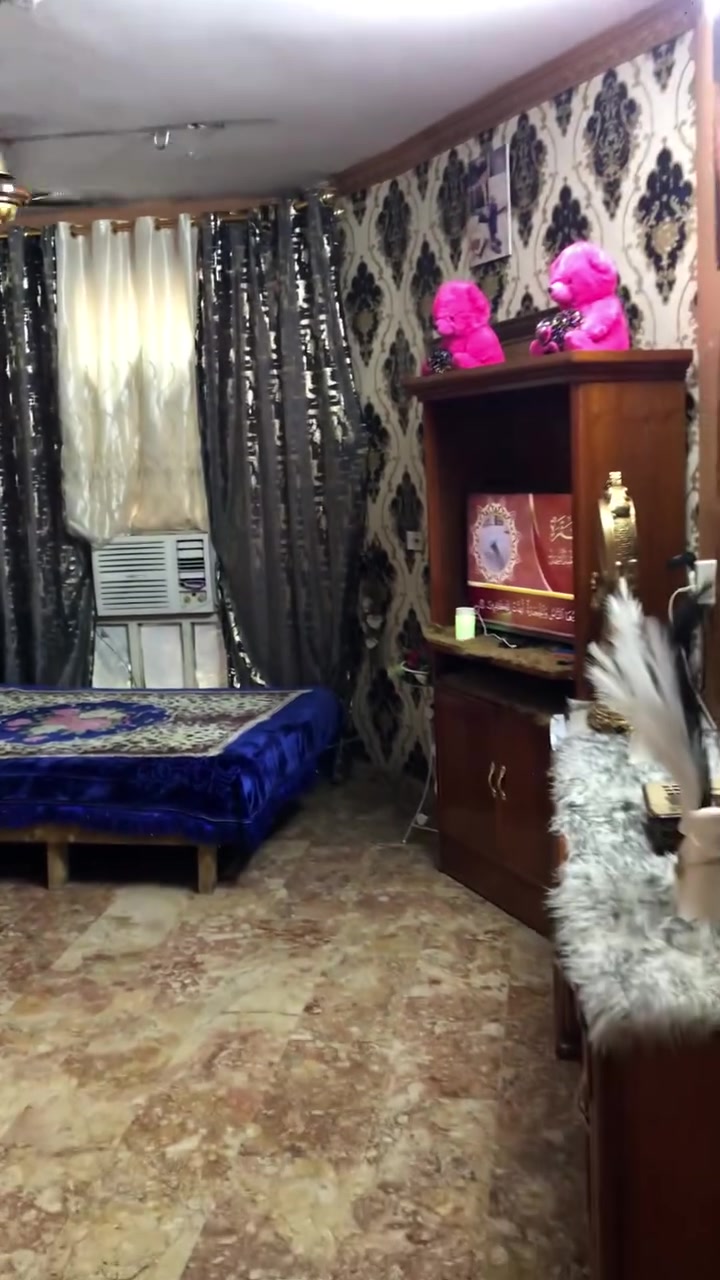 السلام عليكم بيت للبيع طابو ملك صرف 200متر عل الشارع العام الرئيسي يم مدرسة بغداد يم سيد هادي القصاب احلى موقع بالمنطقة التفاصيل داخل المنشور للاستفسار عل الرقم ***********
   منطقة الكفاءات  
مستعجل على البيعة
***********
