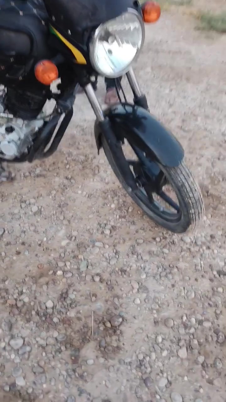 السلام عليكم دراجه بوكسر للبيع موديل 23 طالعه بال 24 دراجه بعدها نظافه جديده محرك ما مفتوح كفاله وديها الاكبر واحد الى مفتوح المحرك تعوف الدراجه اوراق وصوليه حق الترقيم سعرها مليون و 500 بيها مجال شيء بسيط حق الجيه دراجه بورفه ما مفتوح من يمها‏‪***********‬‏ هذا الرقم تتواصل عليه في واتساب تريد تتصل اتصال
