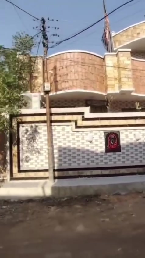 دار زيرو للبيع مساحه 140 متر سند 25
بناا طابوق جمهوري مسلح.. يحتوي علئ صاله وغرفتين نوم ومطبخ وخدمات صحيه عدد 2 ودرج وبيتونه
بيت حلو ومتعوب عليه بلعافبه للياخذه
السعر 85 
العنوان السريدات القديمه بدايه مربع 3
للتواصل مكتب الاخوين للعقار ***********
التوفيق للجميع
