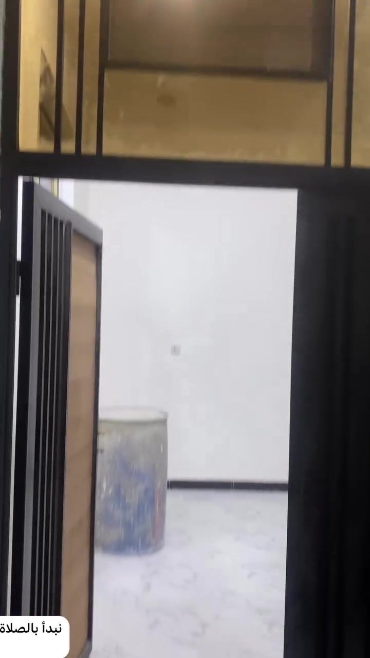 بيت زراعيه للبيع/بناء حديث درجه أولى /البيت جاهز للسكن فارغ/ تفاصيل البيت غرفه ٢ وصاله ومطبخ وأستقبال/مساحه ١٥٠م /سديناويه صفي دين قرب مجمع بشير/***********
