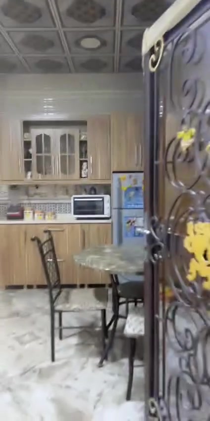 مشتمل للبيع المساحه ١٥٠ متر الوجه ٧ ونص في ٢٠ الجغيفي الثانيه قرب جامع فاطمه كاع بجر ٢طابق ٤غرف نوم الأرضي ٢ طابق الثاني ٢ غرفة السعر ١٤٠ مليون وبها مجال للتفاوض من قبل صاحب المشتمل اسماعيل الجميلي مكتب عقار الجغيفي الثانيه عبورالجسر الجغيفي الثانيه اتصال *********** اسيا كورك ***********
