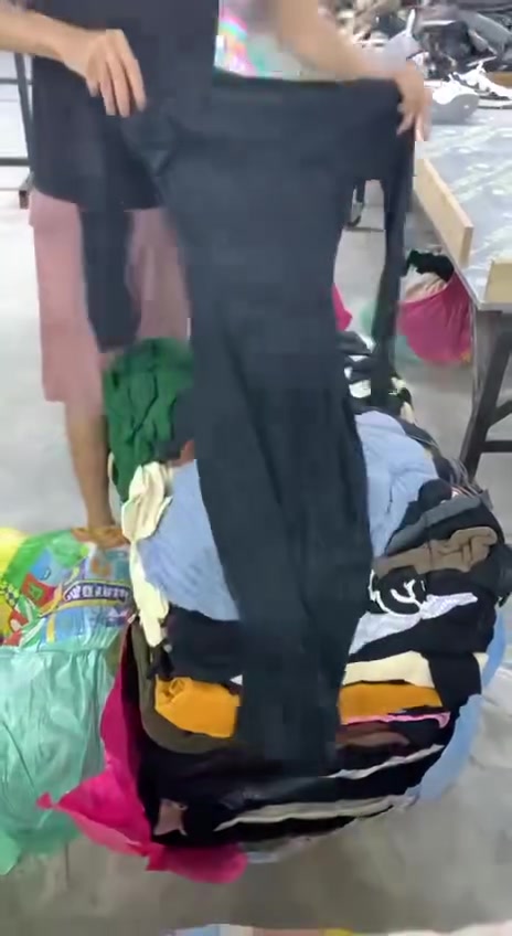 تنزيلات تنزيلات سعر القطعه ب ٣٠٠٠ الف العنوان بابل الإسكندرية شارع المعمل مجاور مصرف الرافدين اسم محل احمد باله وقت دوام من ساعه 3 عصر الي 12 بليل

