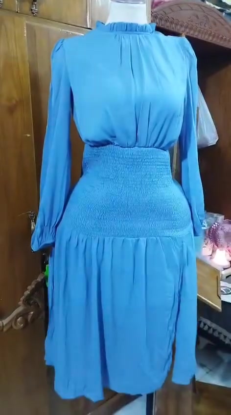 السلام عليكم اكوشلعه ملابس نسائيه الي يحب يتواصل مع صاحبه ملابس***********
