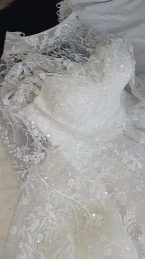 بدله عرس وحنه وماحقاتها ملبوسات مرة وحده نظافه 100% واكو توصيل سعرهم ثنينهم ب 300 الف 
تواصل ***********
