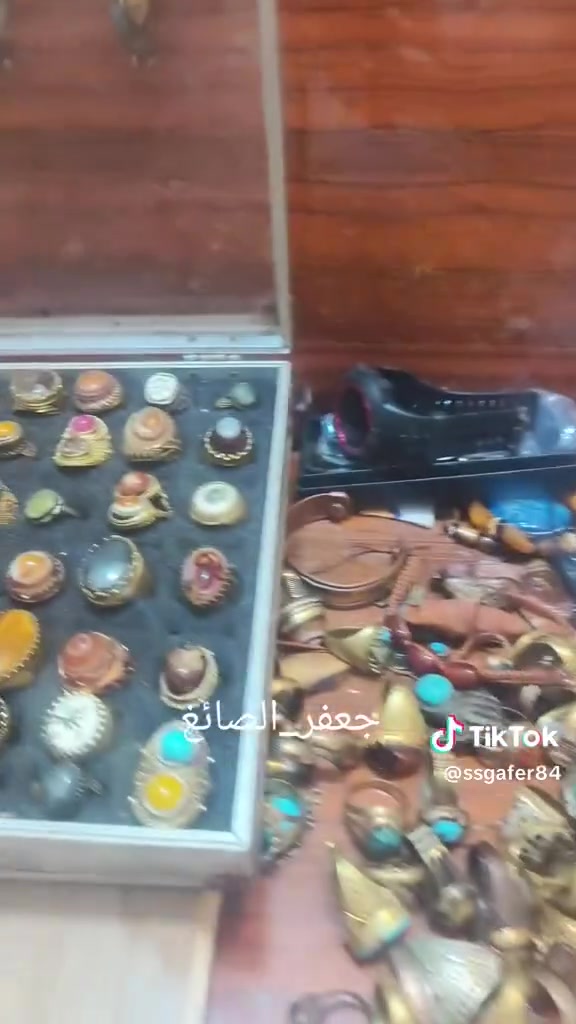 للتواصل واتس اب *********** 
للمهتمين بخواتم نحاس الاون ذهبية
***********
