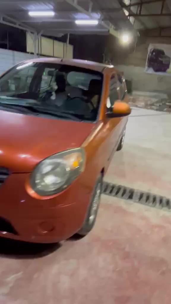للبيع كيا بيكانتو (Kia Picanto)
الموديل: 2009
​اللون: برتقالي 
​العداد (الماشي): 177 كم
​الرقم: بغداد 
​المواصفات الداخلية: شاشة أندرويد حديثة، كير أوتوماتيك، ديكور نظيف، تبريد شغّال.
اقتصادية جداً بالبنزين ونظيفة.
توجد رصعات خفيفة  (واضحة بالصور/الفيديو)
السعر: 60
📍 المكان: بغداد / حي الجهاد
📞 للتواصل والاستفسار اتصل على الرقم : [ ***********  ]
