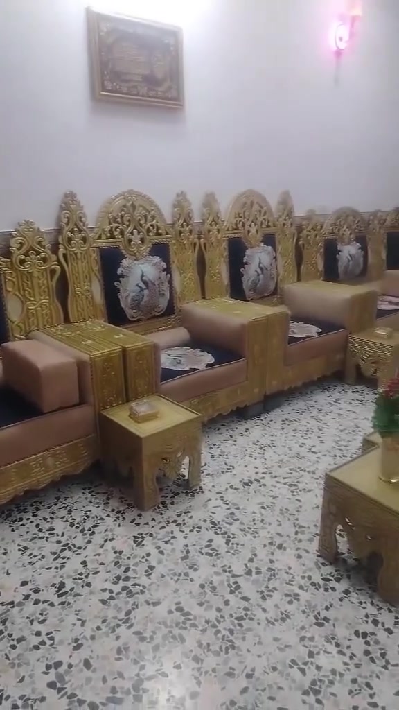 ديوان شغل حطاطه ضخم  22مقعد5طبلات 4 صغاروحده كبيره اخو الجديد 
السعر مليون و٦٠٠
العنوان التأميم قادسيه الثانيه
الشراي يتفضل على الخاص لطفاً 
مندوبة اغراض الي عنده اغراض يريد يبيعها يدزلي عالخاص أبيعها لكم بعمولة مناسبة
