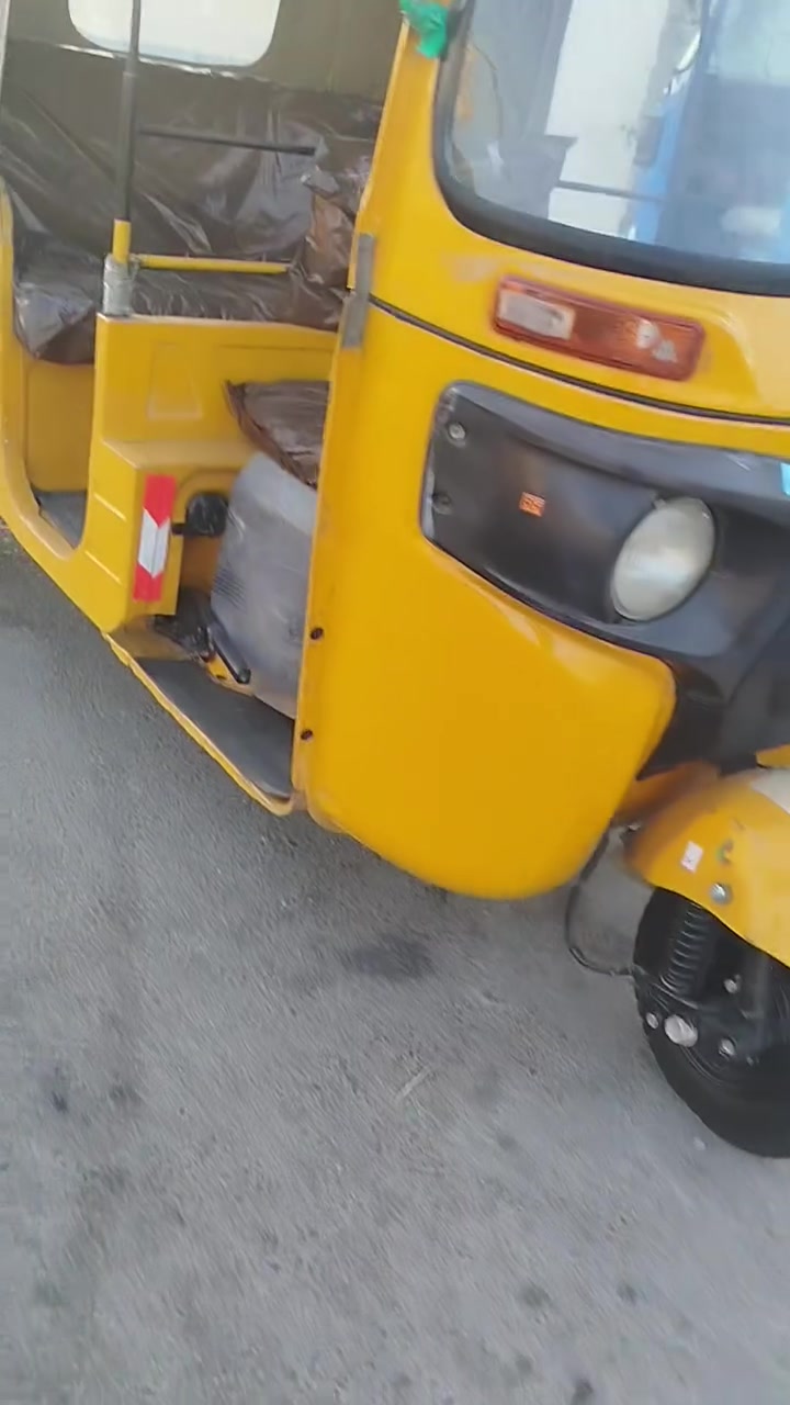 سلام عليكم تكتك مديل 20 رقم وسنويه بسمي ***********
