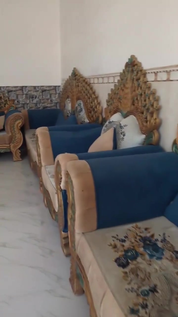 كنب • بدون وصف