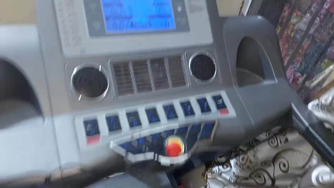 السلام عليكم شباب جهاز جري دبل ماطور جهاز جبلي يتحمل وزن ١٨٠ كيلو واكثر جهاز حيل جبير للبيع المكان بغداد مدينة الصدر الكيارة مستعجل على بيعتة سعرة ٢٨٠ وبي مجال اللة شاهد ماخذة ب٤٠٠ الف الشراي يتصل ***********
