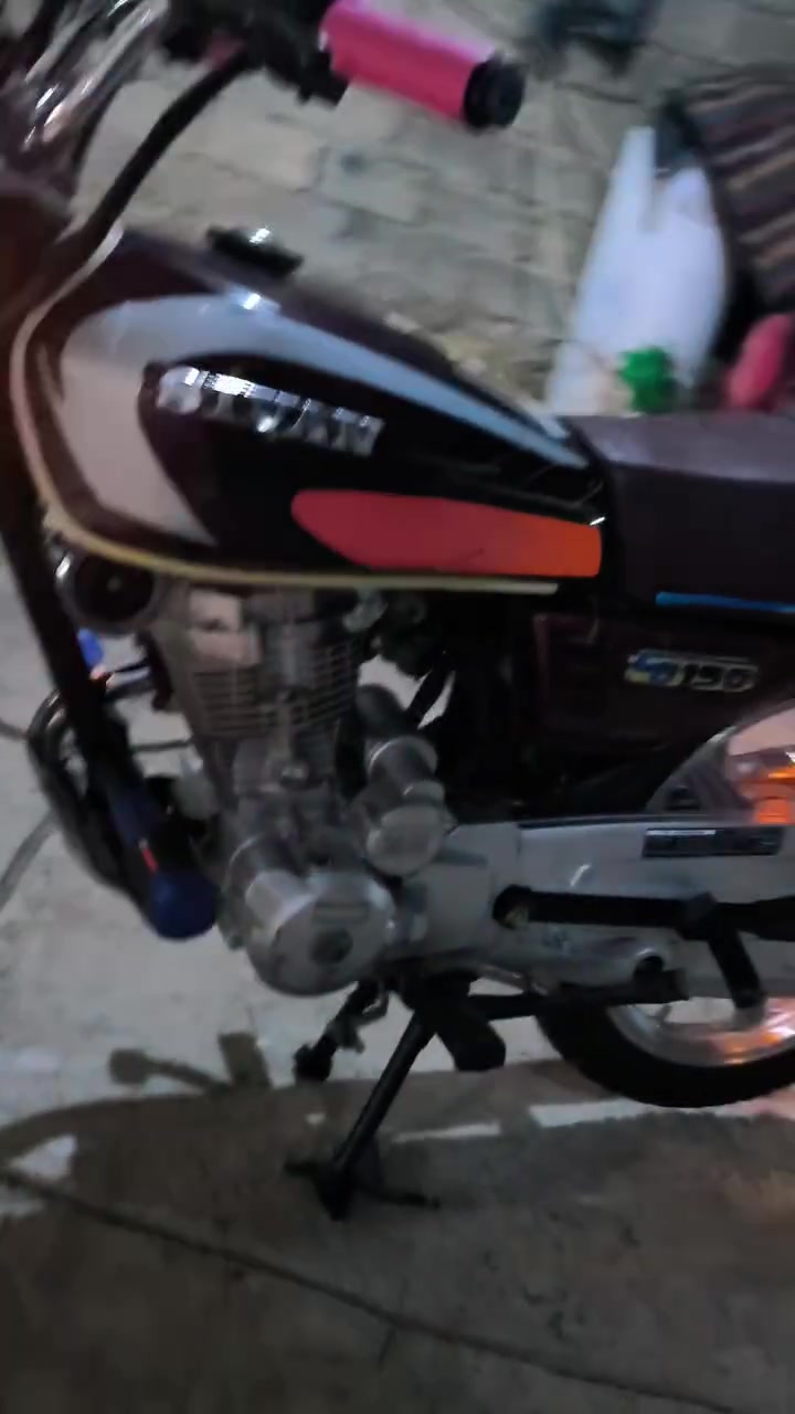 سلام عليكم
للبيع نضيف محرك مكفول كشر نضيف كهربائيات شغاله 
لسعر 650 وبي مجال الشراي خاص
