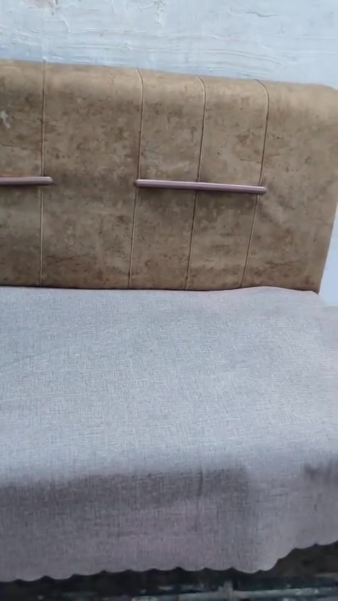 تسع مقاعد مكاني حي اور اظراره بس كم رجل واكعه بي وينظبن مابي كسر ودوشمته مابيهه شي وسعره جدا بسيط
