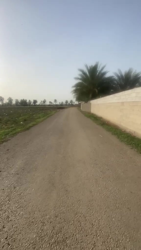 السلام عليكم
متاح قطع ارض مساحة ٥٠٠ واجهة ٢٠ ونزال ٢٥ 

منطقة بوب الشام تبعد ١٥٠ متر من الشارع الرئيسي الي يرجعك على السوك مال بوب الشام 

موقع حلو ومميز

والي يريد دونم موجود

سعر القطعة ٧٥ وبيهة مجال خدمات كاملة 

***********
