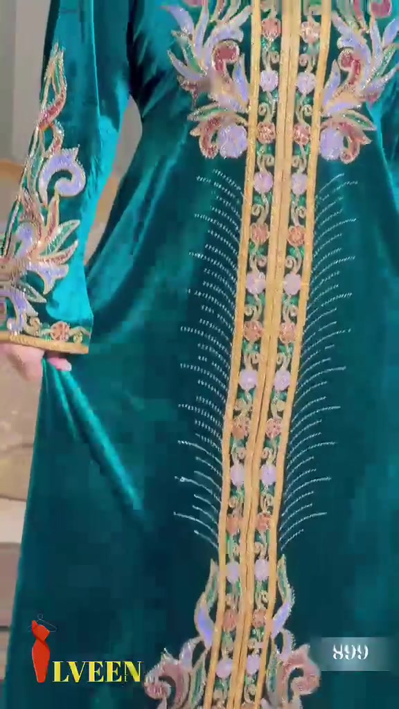 ملابس • شارع ٨٠ • لا تفاصيل