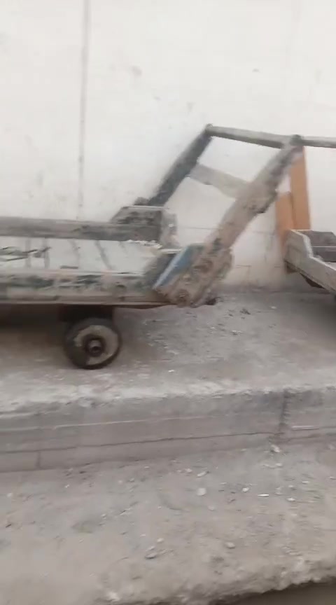 السلام عليكم عرباين خشب دفع للبيع مكاني الكاظميه سعر 150بيهن مجال ***********
