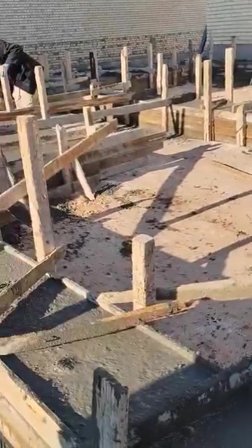 ٩ مكاعب • خشب مستخدم • ١٢٠ جك