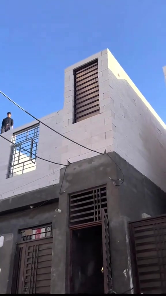 السلام عليكم خلفه بناء ثرمستون طابوك شغل درجه اولى استلام مهندس اي شخص عنده عمل يحوله الي نسبته محفوظه أن شاء الله مجمعات سكنيه جملونات بيوت اتصل وتأمر ***********
