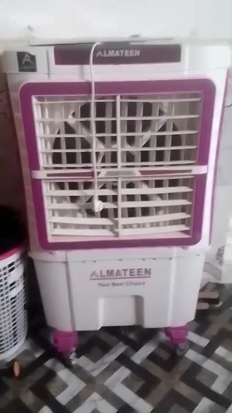 درين جديد لبيع
مبرده جديده لبيع 
جمعيات 4 سايدات 
رجاءا لحد يراسني خاص ماسحه 
اتصال +964 771 105 2938
