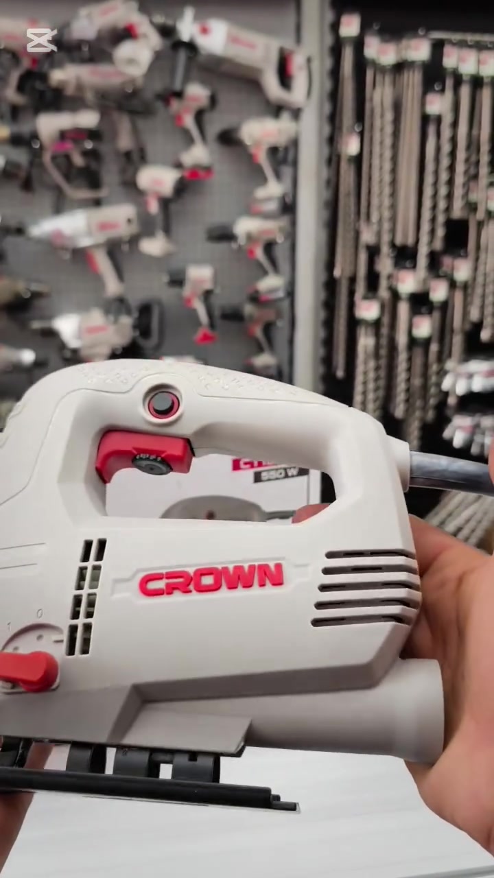 لأن وقتك من ذهب وإتقانك هو سر نجاحك! 🛠️✨منشار التخريم الكهربائي من Crown العالمية (550 واط) هو خيار المحترفين الأول.🔄 تبديل سريع للتيغة بنقرة واحدة وبدون تضييع وقت.🪵 دقة متناهية في قص الخشب، المعادن، والبلاستيك.اطلبه الآن واجعل عملك أسهل وأسرع!"
✅ للطلب والاستفسار راسل الصفحة او التواصل عبر الواتساب ***********
✅ متوفر خدمة توصيل كل محافضات العراق
