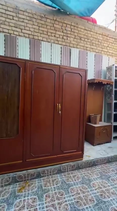 كنتور ابو السته صاج طابق واحد مستعمل سعره ٢٢٥ وبي مجال
ميز مرايه صاج سعره ٧٥ وبي مجال 
جربايه صاج كامله سعره ١٢٥ وبيه مجال كوت حي الجهاد شارع النجارين نجارة ومعرض الحجامي الاتصال او مراسلة الصفحه ***********
