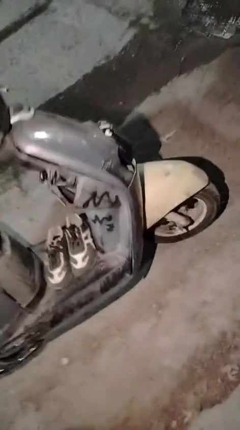 السلام عليكم
بوليس نوزل للبيع الدرجة بكل وقت نكره سلف مكينتها حلوه بس يرادلها ترتيب شويه كفرات  وتضب لبريكات فقط مكانها بغداد الزعفرانيه 
سعر 450وبيها مجال 
***********
