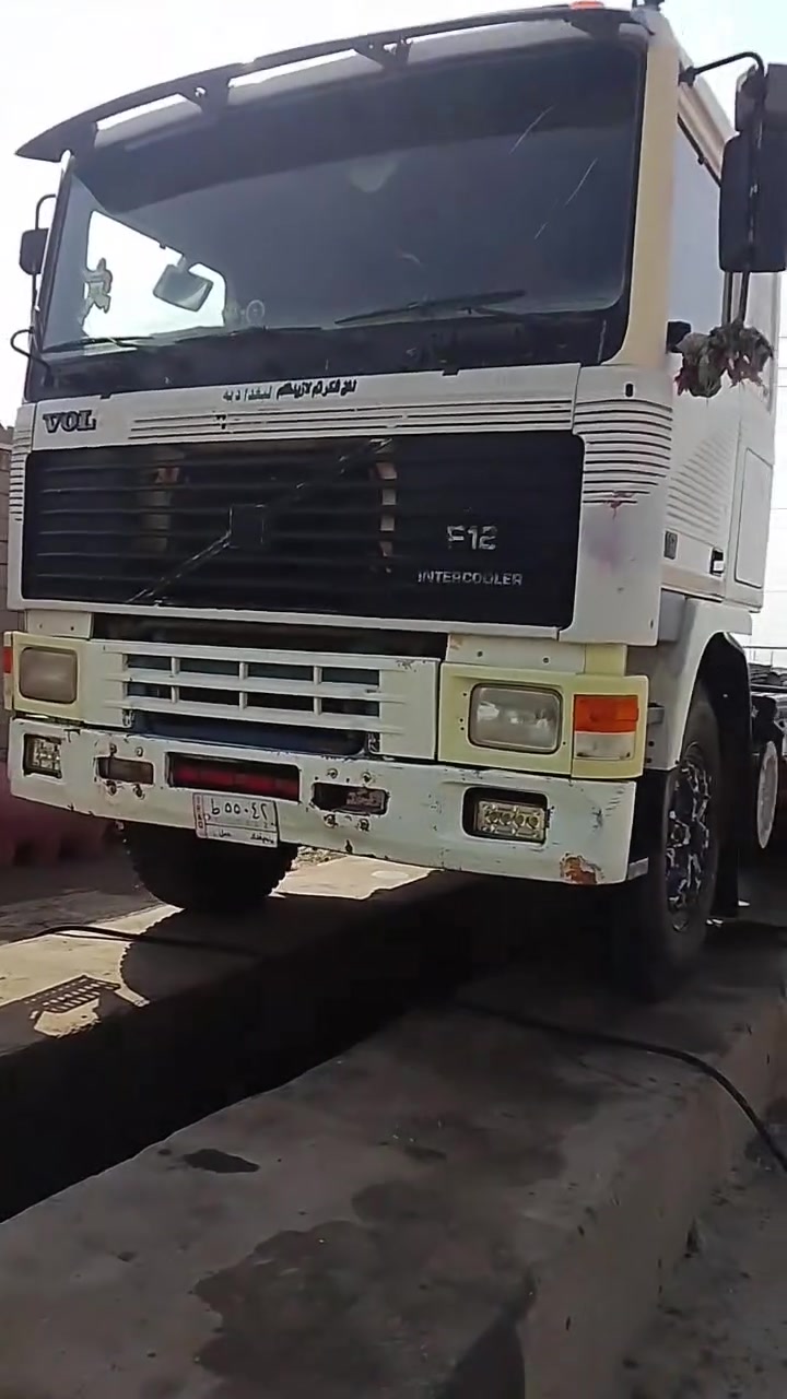 شاحنة • للبيع • بدون تفاصيل