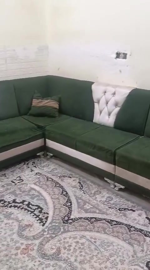 طخم للبيع هوه والفرشه السعر 350 والشراي يتدلل مكاني بصره قبله بيع مستعجل ***********
