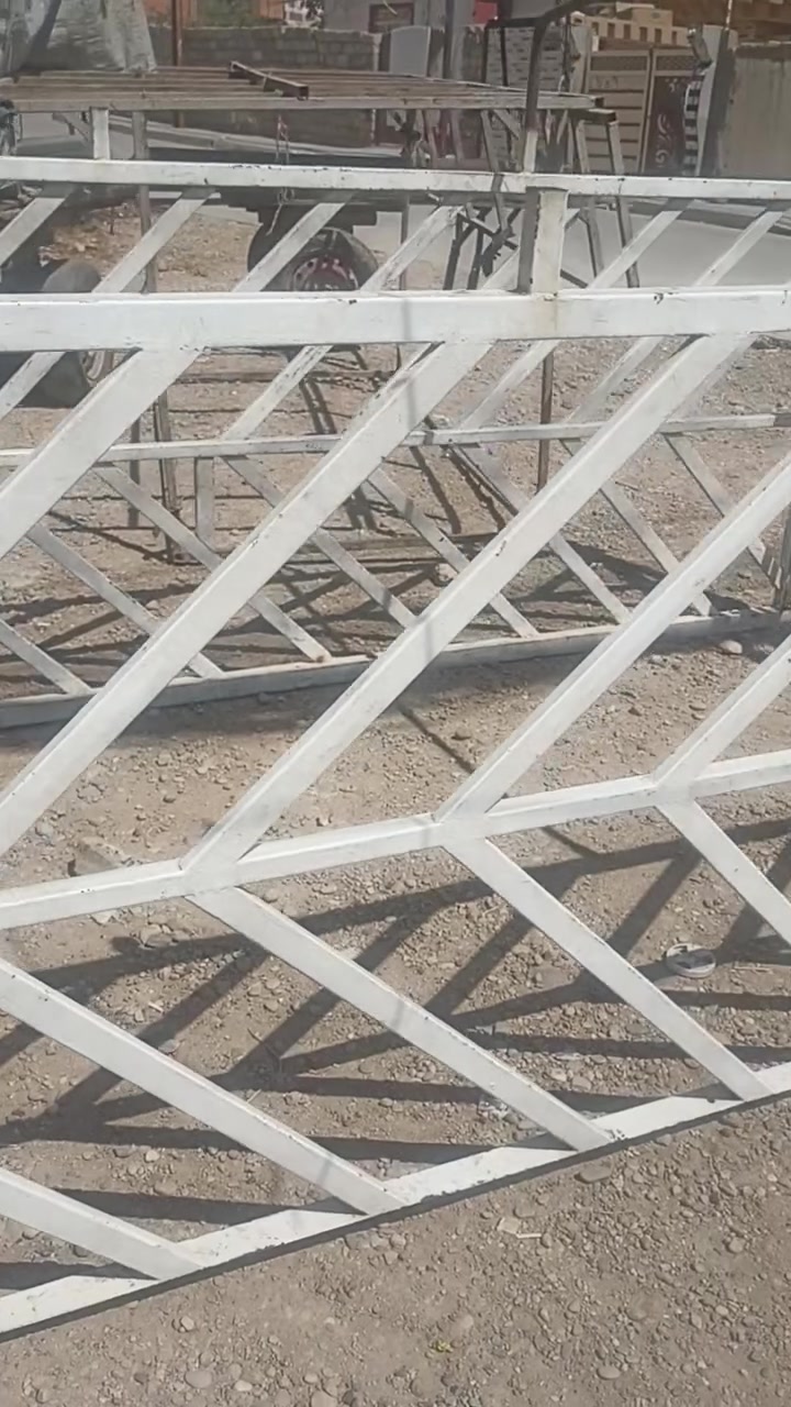 السلام عليكم

محجل كيا2700 حمل للبيع
النضافه كدام العين

السعر130وبي مجال

مكاني الموصل/حي الانتصار/***********
