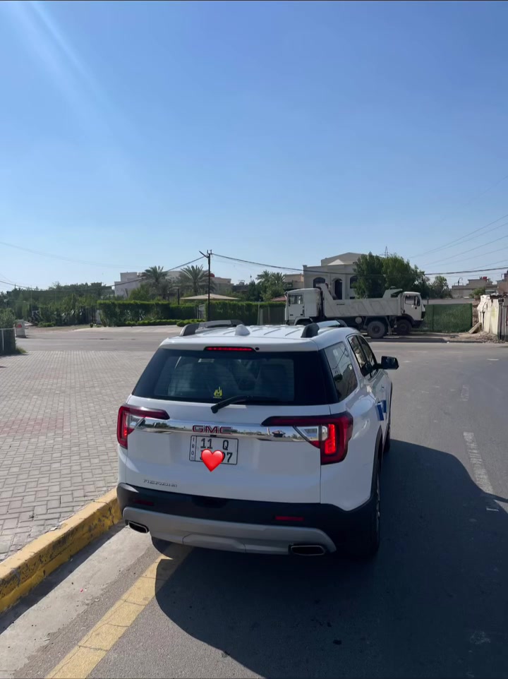 سلام عليكم 

‏GMC اكاديا موديل 2023
موصفات SLT فول عدة الفتحة ماشية50 الف
 محركهة 2000 تيربو سيارة 7 راكب مكفولة من الصبغ وتبديل 
مكان السيارة بياع سيارة بسمي 
 السعر 230 وبيهة مجال بسيط 
***********
