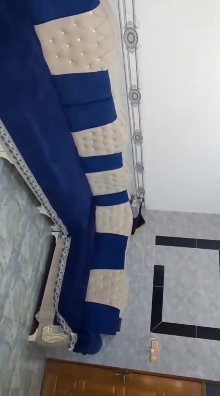بيت للبيع مساحه 117 متر 
قياس الديوانيه 5×3
قياس الغرفه 5×4
قياس الصاله 6×4 ونص 
الاستفسار على هذا الرقم ***********
