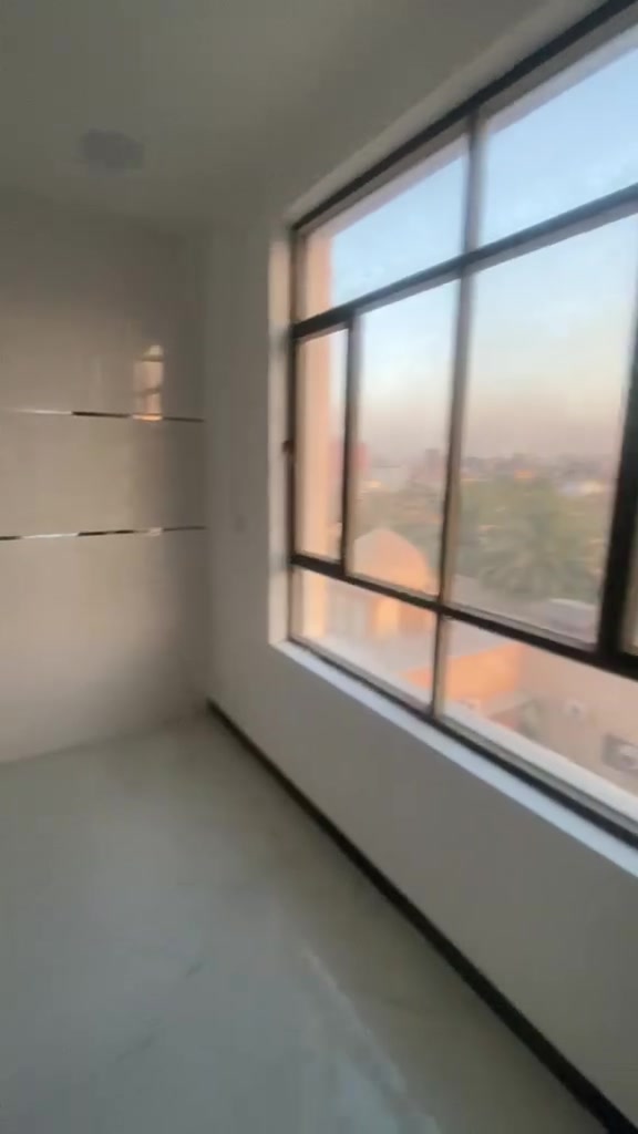 شقق للايجار 🛑 
المنصور حي الزهور بشارع مستشفى الطفل 
طابق 3-4 
غرفه واحده مع كامل الخدمات 600
غرفتين مع كامل الخدمات 700 
بناء مودرن كراج ارضي خاص بالعماره حديقه صغيره
