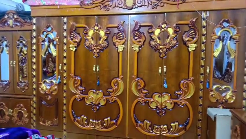 سلام عليكم 
غرفة نوم نجاره بلوك نظيفه 
سعر مناسب 
***********
