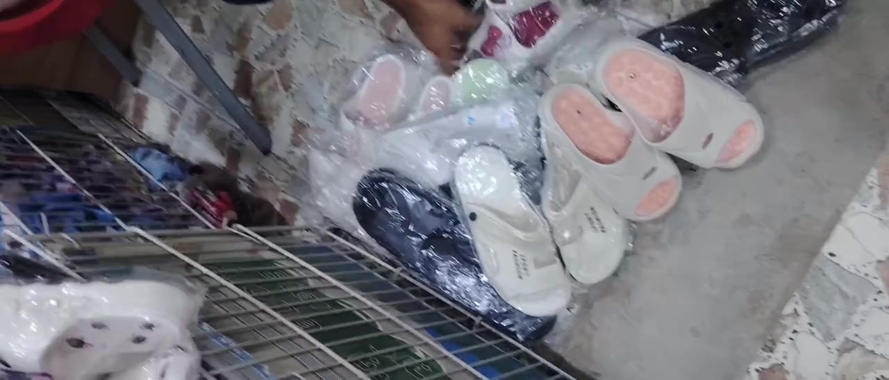 🤩 وصلتنا بضاعه جديدة سليبر ولادي وبناتي رجالي ونسائي السعر 2000 😱👍
العنوان واسط كوت داموك🔴مدخل⬇️ شارع عماره كاظم عبيد قرب افران السلطان✋يفتح المحل من الساعه 9 صباحا لغاية 12 ظهراً ومن الساعه 3 عصرا لغاية 11ليلاً 
ملاحضه ليس لدينا اي خدمه توصيل الرقم الهاتف📞***********
