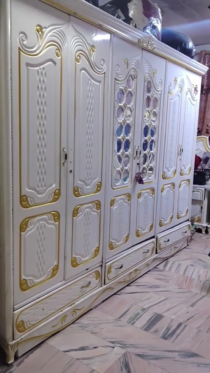 سلام عليكم غرفة اخشاب للبيع  السعر 550الف ***********
العنوان كربلاء حي الحوراء
