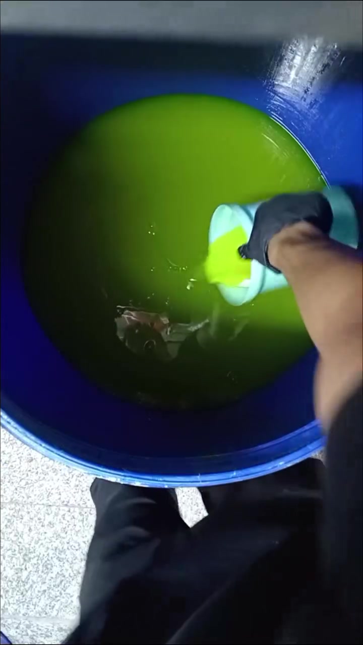 🫧 زاهي… للنظافة اللي تلاحظينها من أول غسلة! 🧼✨
👕 للملابس
🍽️ للأواني
💦 تنظيف ورغوة تساعدچ على إزالة الأوساخ والدهون

زاهي خيار عملي للاستخدام اليومي بالبيت 🤍

📦 متوفر بالمفرد والجملة
🚚 توصيل لجميع المحافظات العراقية

زاهي… نظافة تفرق 🫧 📩 للطلب والاستفسار راسلونا ***********
